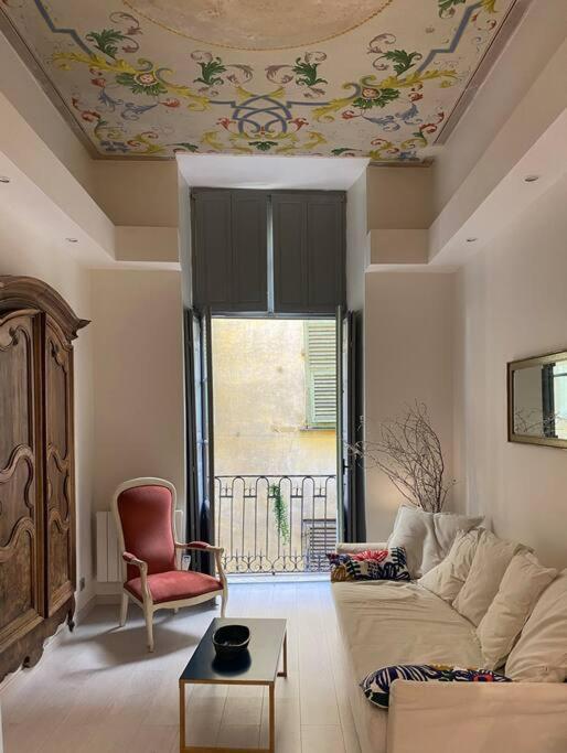 Luxury In The Heart Of Old Town Nice. Appartement *